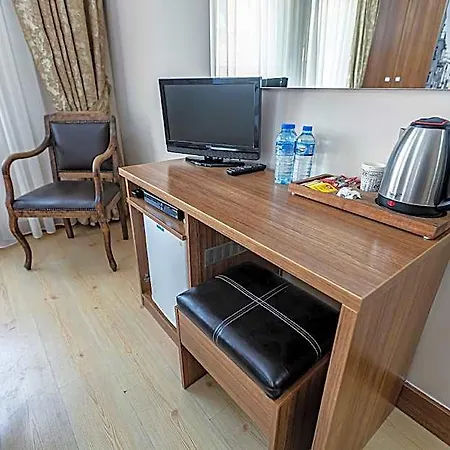 Hotel Elasophia 3*