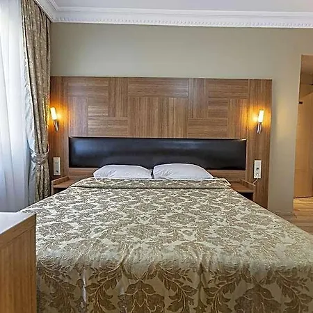 Ξενοδοχείο Elasophia 3*